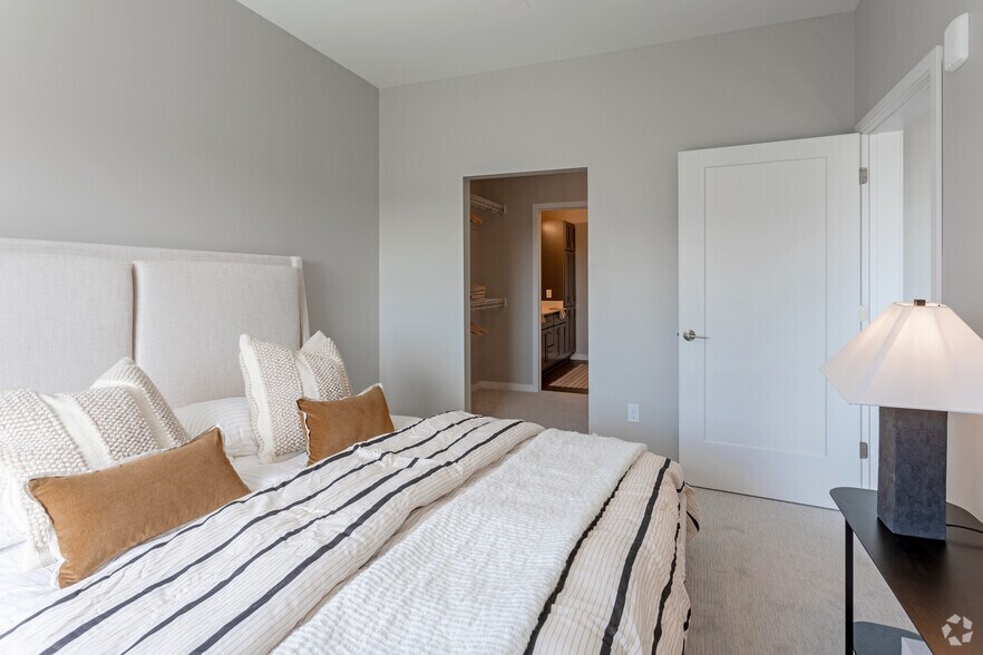 More Photos Of 8594 Excelsior Blvd, Hopkins Apartments For Lease