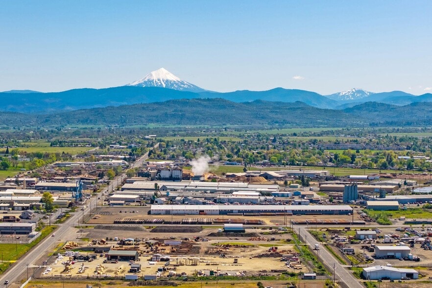 More Photos Of 1400 Avenue G, White City Self Storage For Sale