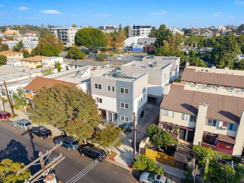 More Photos Of 146 Rosemont Ave, Los Angeles Apartments For Sale