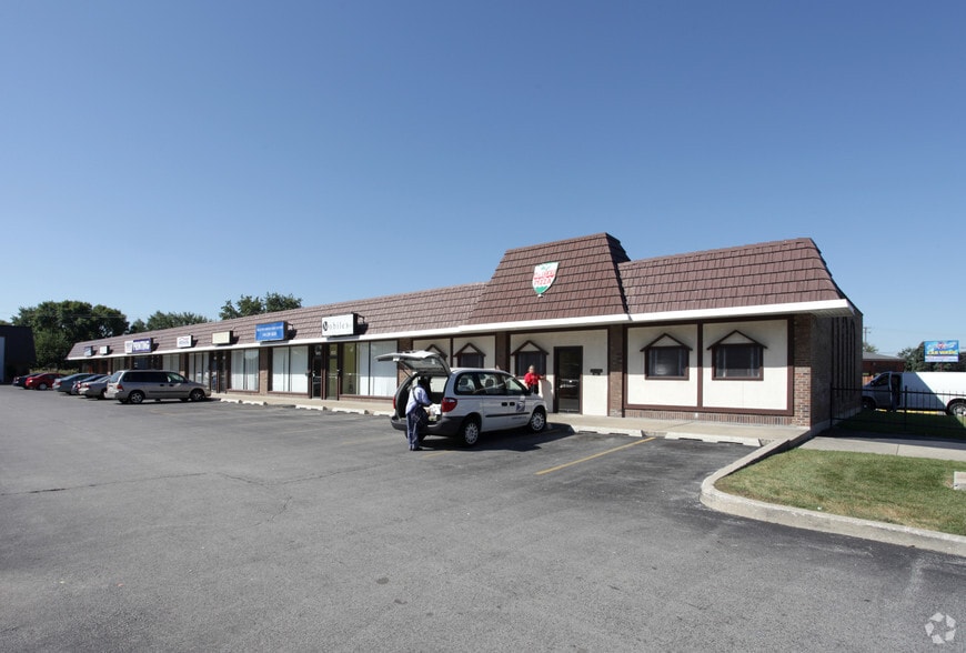 More Photos Of 601-619 E 170th St, South Holland General Retail For Sale