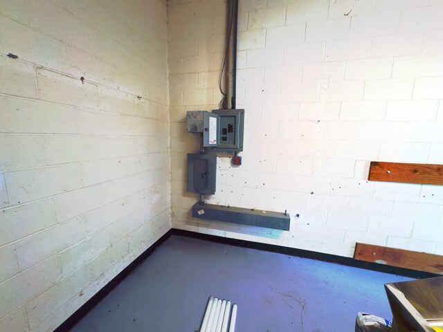 More Photos Of 3851 Harrington st, Oak Park Light Distribution For Sale