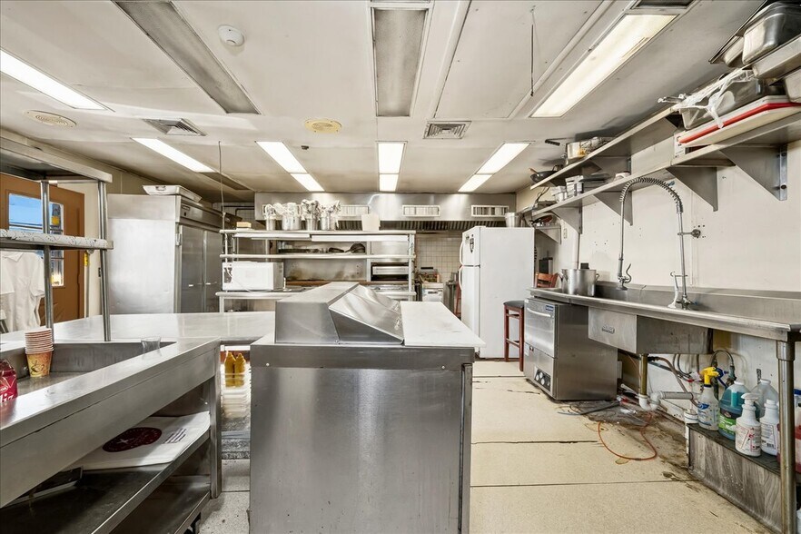 More Photos Of 31 Decatur St, Columbia Restaurant For Sale