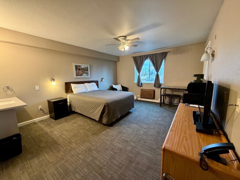 More Photos Of 1150 N Main St, Deer Lodge Hotel For Sale