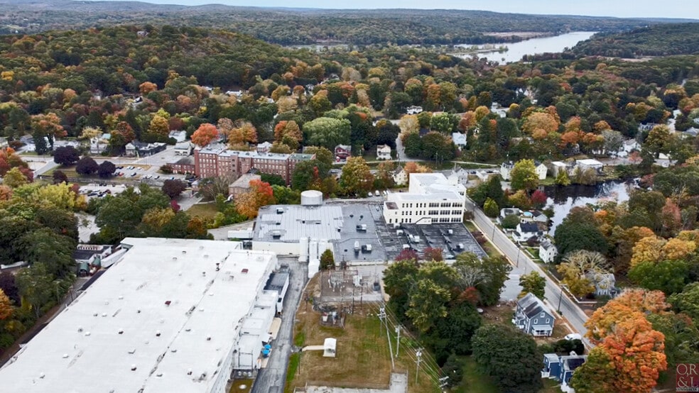 More Photos Of 12 Bridge St, Deep River Light Manufacturing For Sale