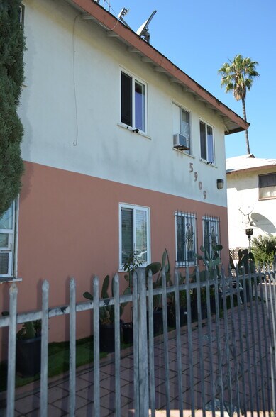 More Photos Of 5909 Whitnall Hwy, Valley Village Apartments For Sale