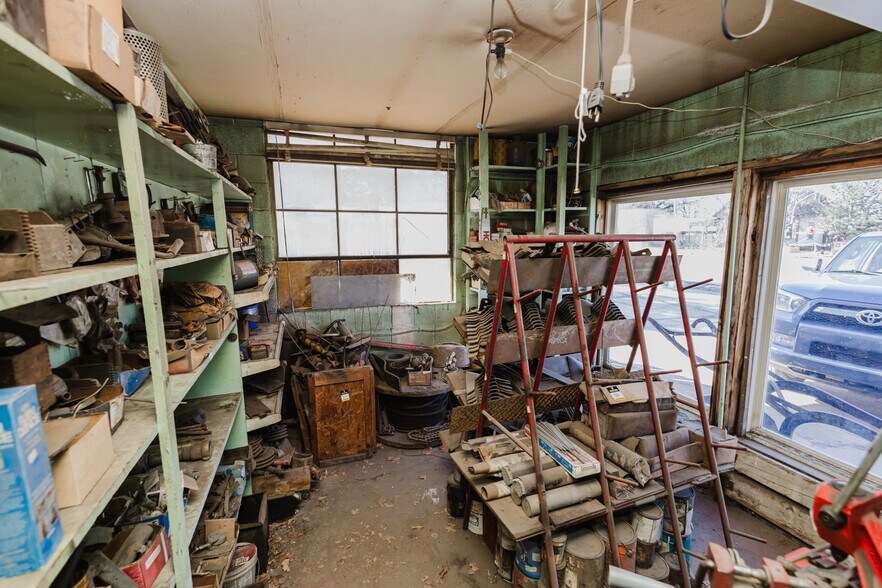 More Photos Of 410 N Commercial Ave, Sedgwick Storefront For Sale