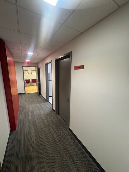 More Photos Of 4660 Kenmore Ave, Alexandria Office For Sale