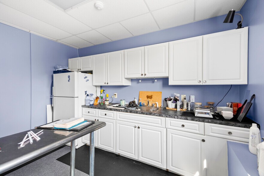 More Photos Of 984 Charles St, North Providence Office For Sale