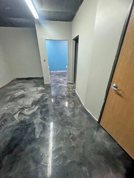 More Photos Of 36454-36474 Groesbeck Hwy, Clinton Township Storefront Retail Office For Lease