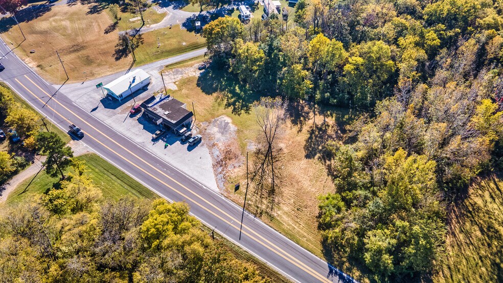 More Photos Of 561-563 McLean Ave, Hopkinsville Freestanding For Sale