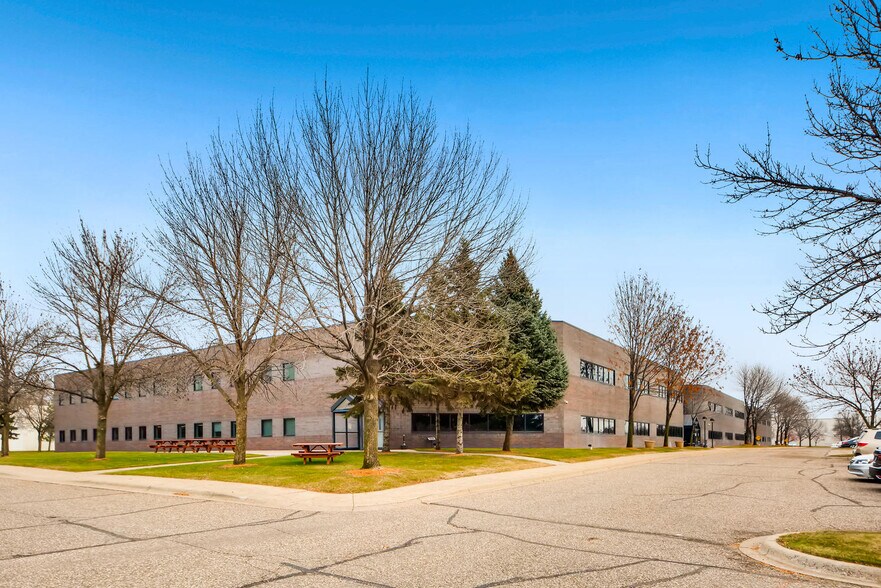 More Photos Of 2205 Woodale Dr, Mounds View Manufacturing For Sale
