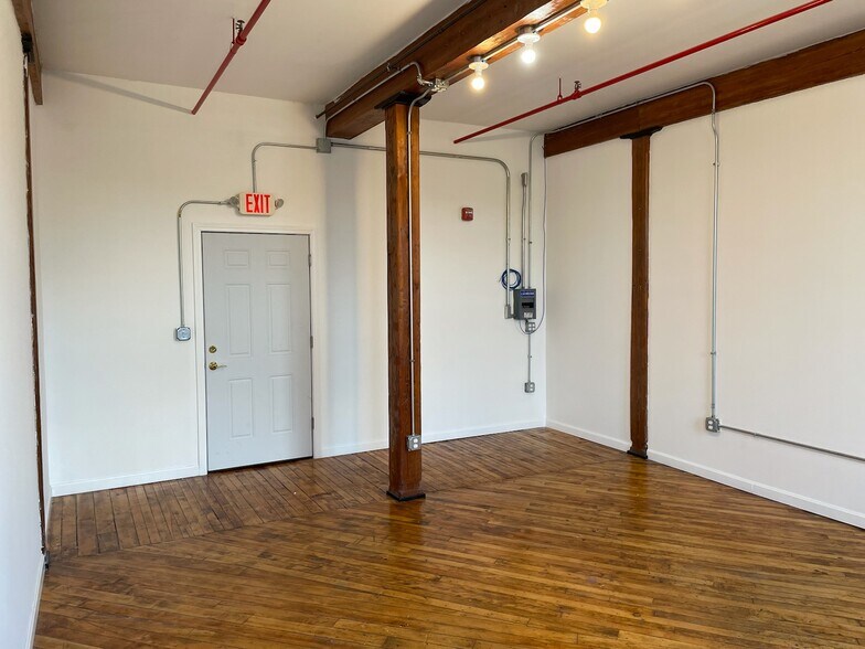 More Photos Of 51-55 Lake St, Nashua Light Manufacturing For Sale