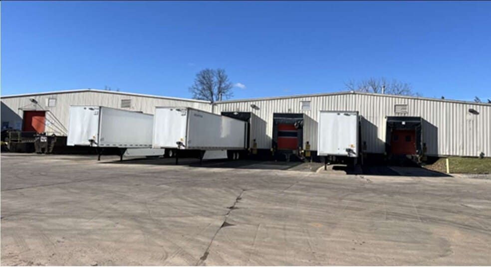 More Photos Of 128 Old Brickyard Ln, Berlin Manufacturing For Lease