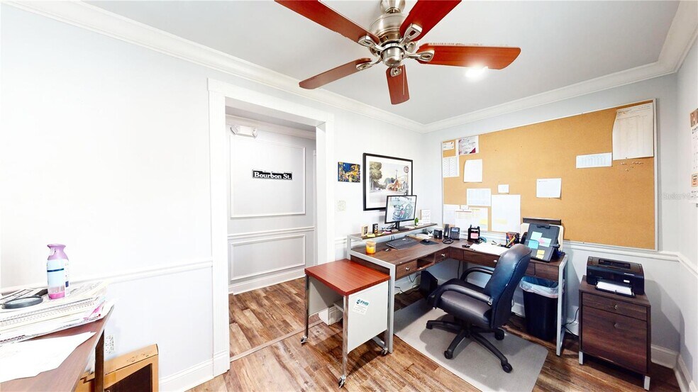 More Photos Of 209 E Badcock Blvd, Mulberry Office Residential For Lease