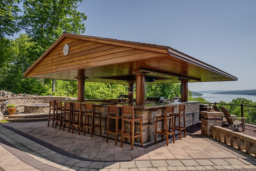 More Photos Of 3450 Esperanza Rd, Keuka Park Specialty For Sale