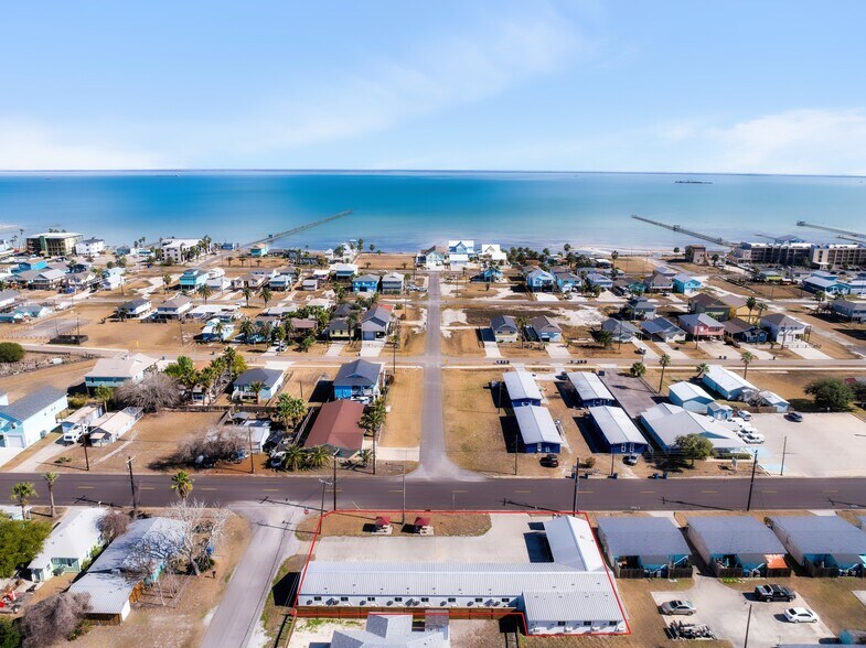 More Photos Of 907 S Church St, Rockport Hotel For Sale