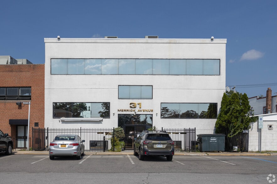 More Photos Of 31 Merrick Ave, Merrick Medical For Lease