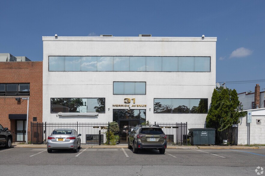 More Photos Of 31 Merrick Ave, Merrick Medical For Lease