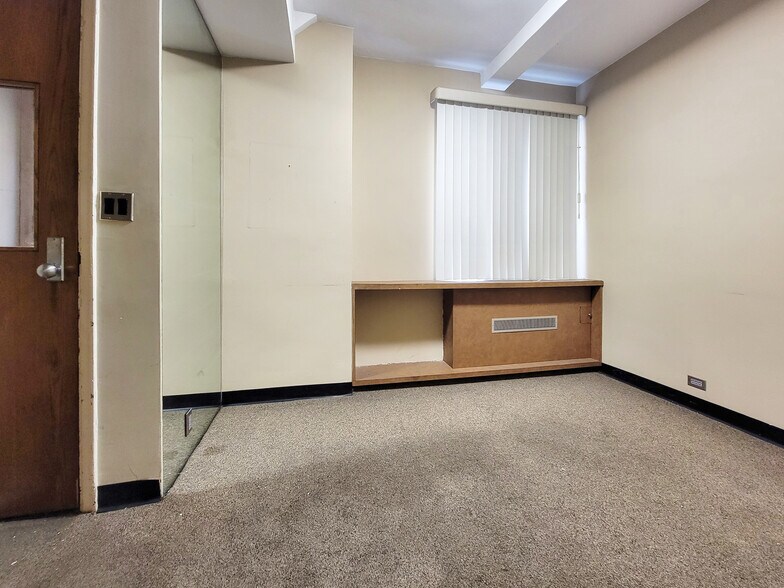 More Photos Of 340 E 72nd St, New York Apartments For Sale