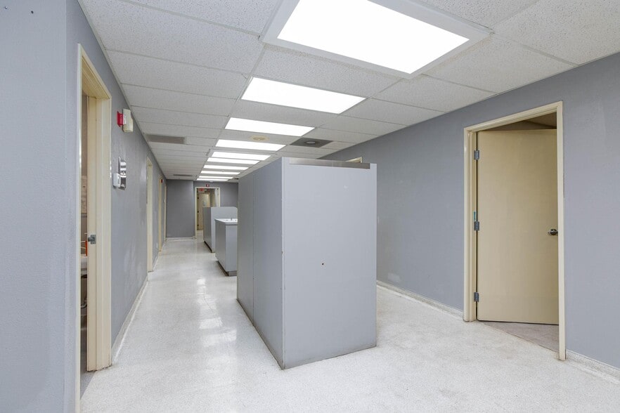 More Photos Of 872 E Sahara Ave, Las Vegas Medical For Lease