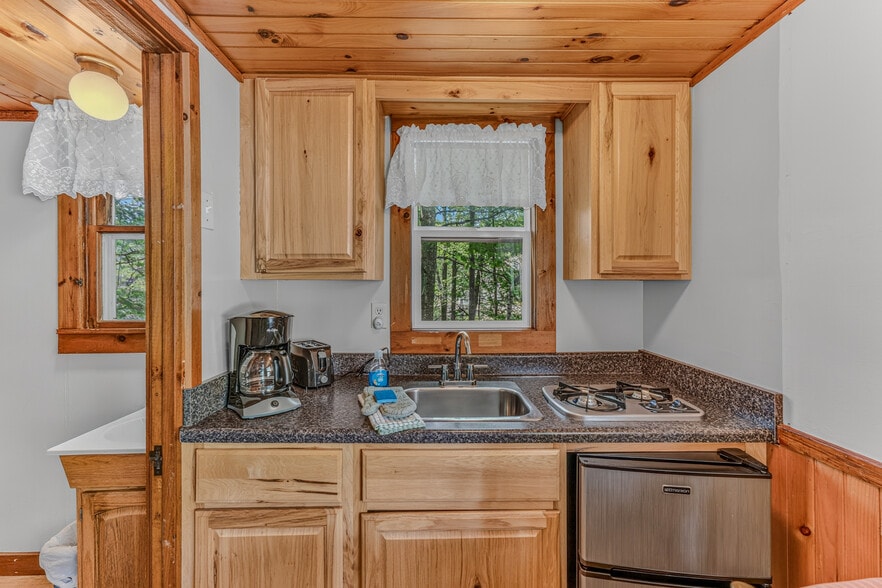 More Photos Of 218 US Route 3, Lincoln Hospitality For Sale