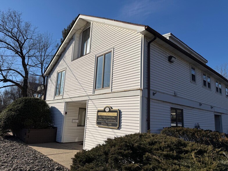 More Photos Of 321 N Main St, New City Office For Lease