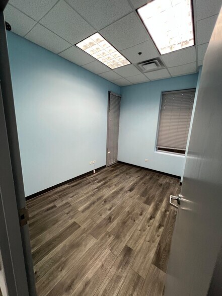 More Photos Of 215 Remington Blvd, Bolingbrook Medical For Lease