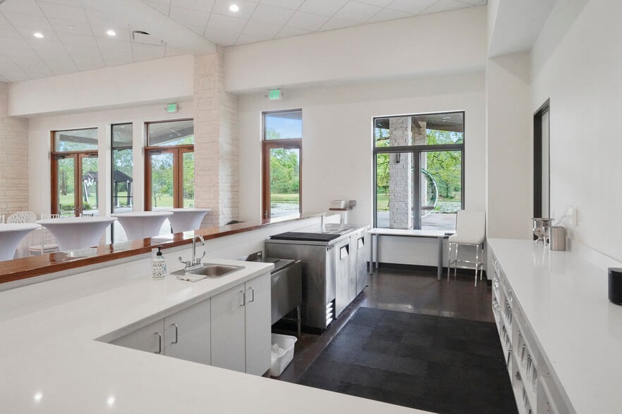 More Photos Of 25566 Bradbury Dr, Hockley Winery Vineyard For Sale