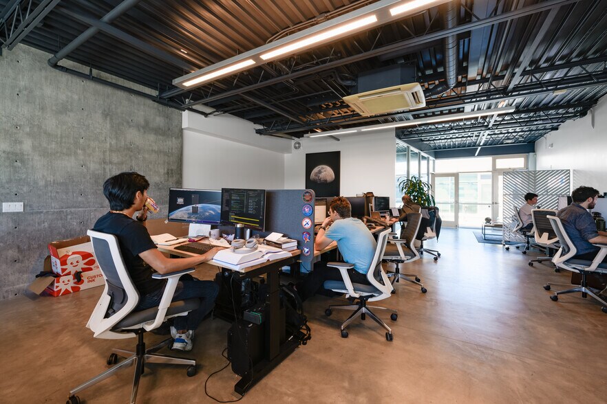 More Photos Of 601 Cypress Ave, Hermosa Beach Light Distribution For Lease