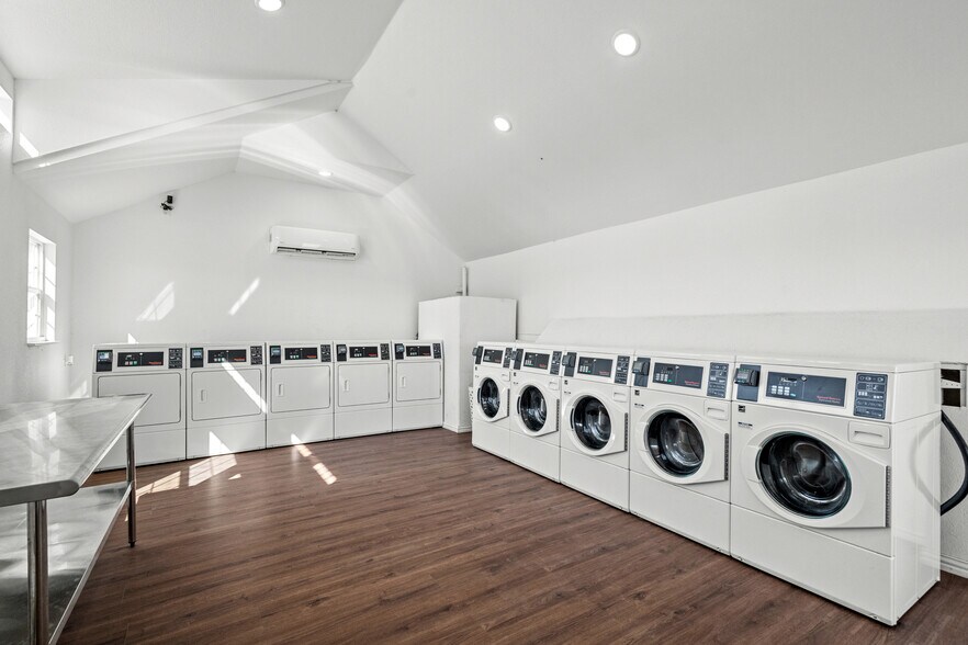 More Photos Of 4706 George Owens Rd, Ponder Trailer Camper Park For Sale