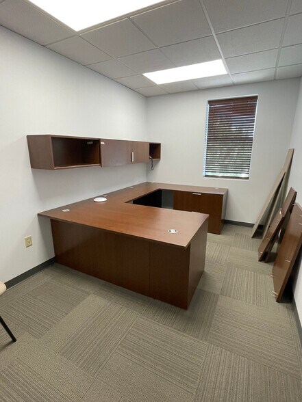 More Photos Of 11511 N Garden St, Houston Office Residential For Sale