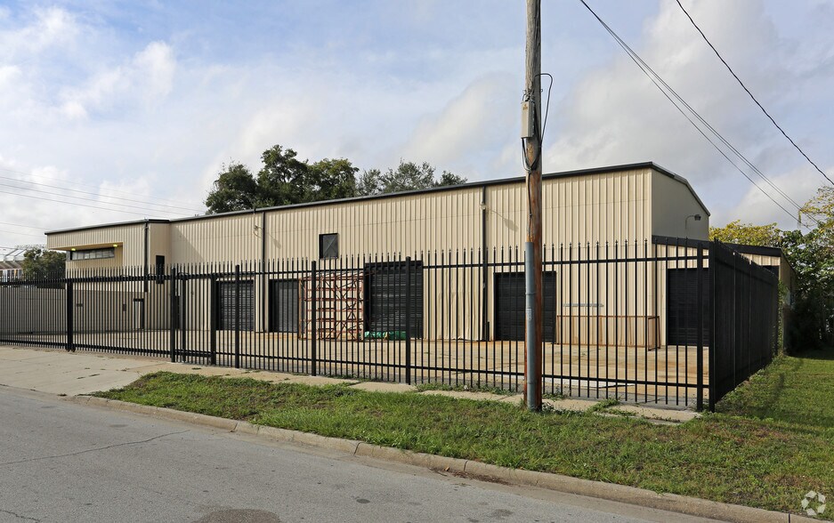 More Photos Of 1401 W Washington St, Orlando Warehouse For Lease