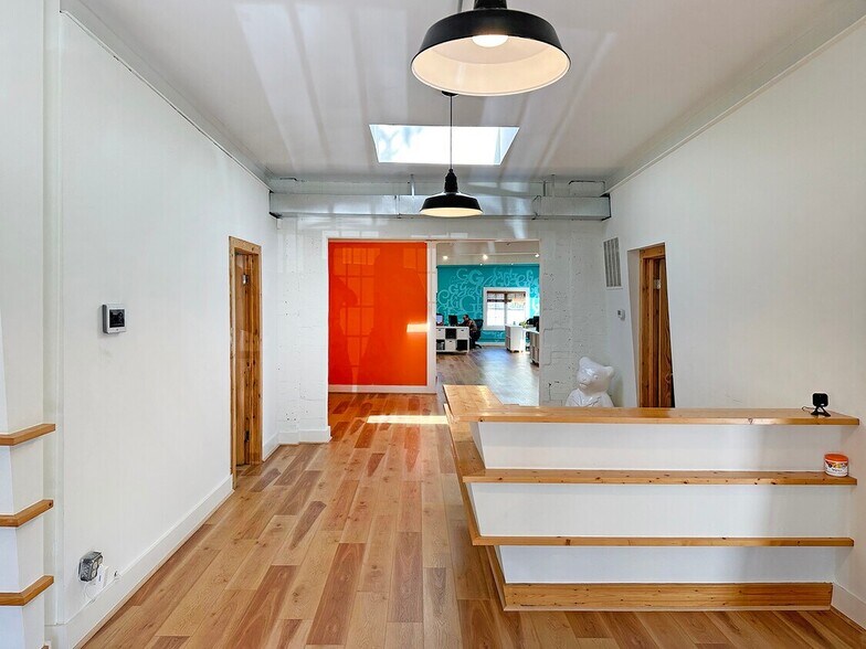 More Photos Of 106 W Jefferson St, Falls Church Flex For Sale