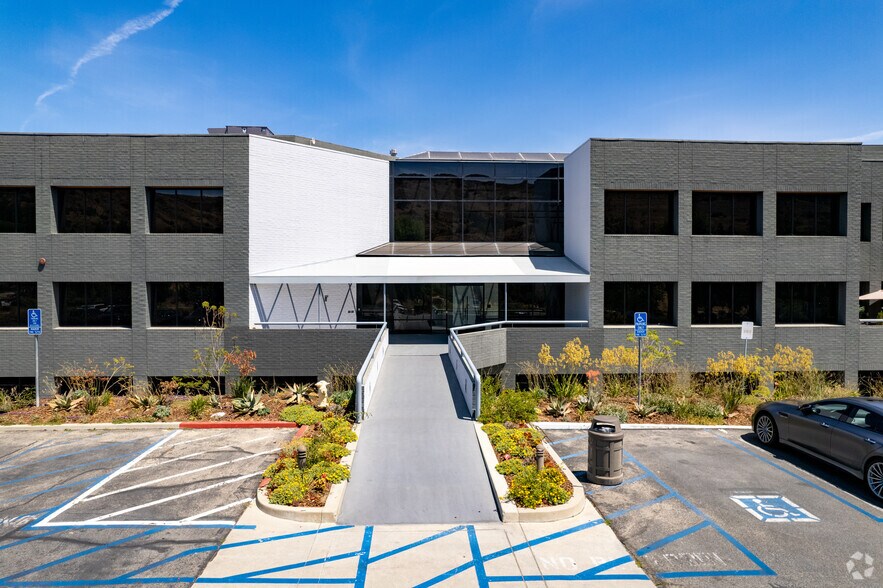 More Photos Of 30851 Agoura Rd, Agoura Hills Loft Creative Space For Lease