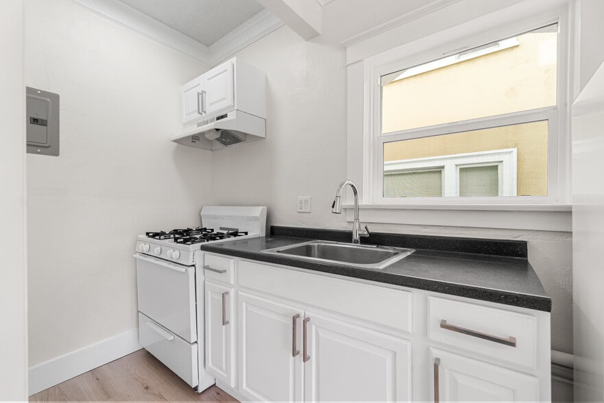 More Photos Of 323 W 4th St, Long Beach Apartments For Sale
