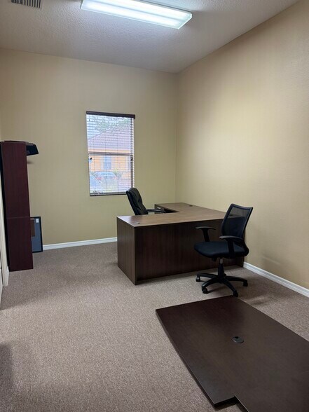 More Photos Of 5282-5286 Applegate Dr, Spring Hill Office For Sale