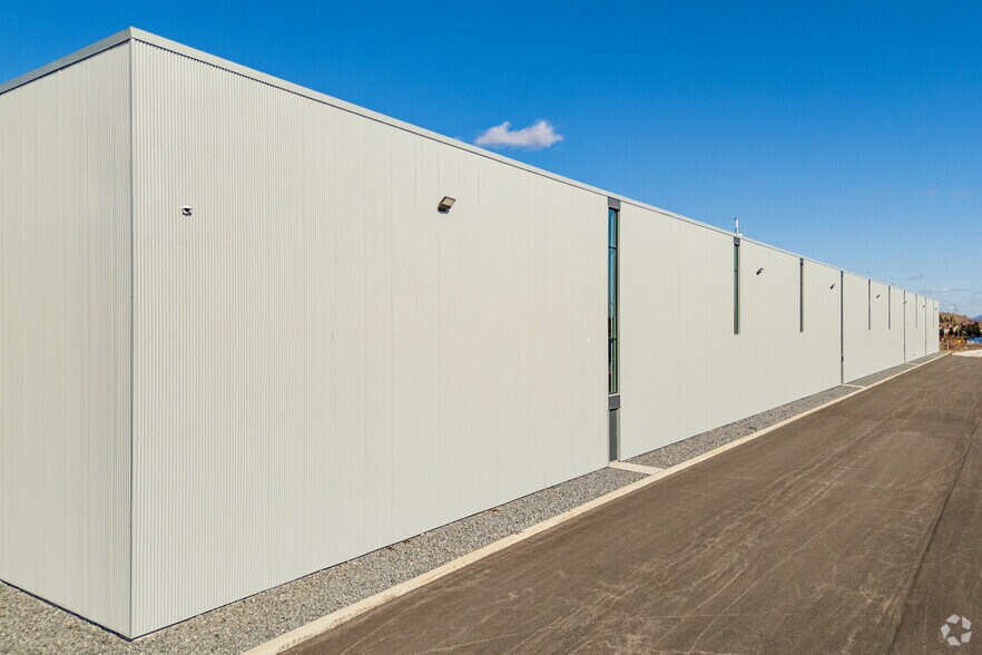 More Photos Of 2900 Ch De La Baronnie, Varennes Warehouse For Lease