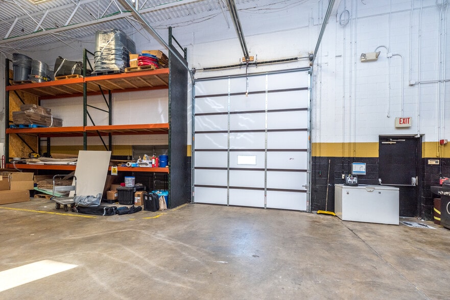 More Photos Of 1816 Olde Homestead Ln, Lancaster Warehouse For Lease