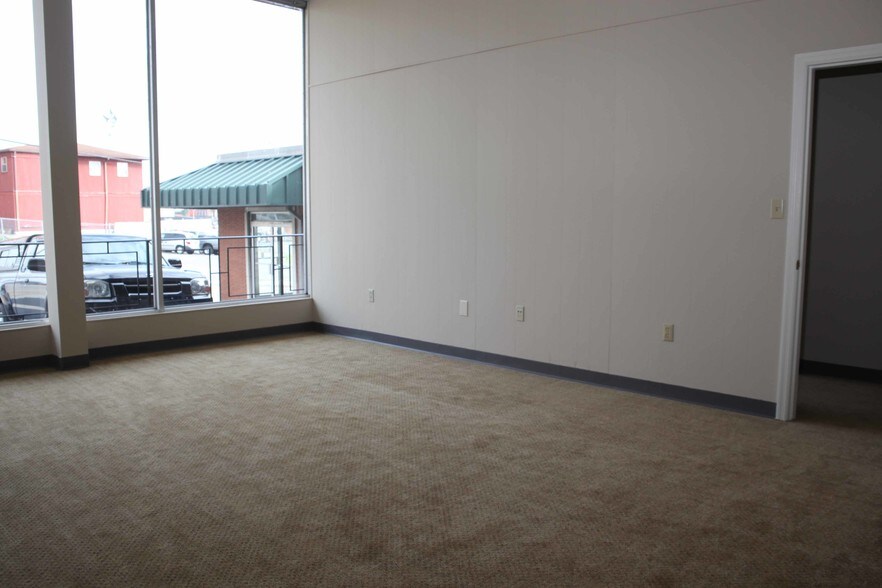 More Photos Of 201-207 N Boone St, Johnson City Office Residential For Lease