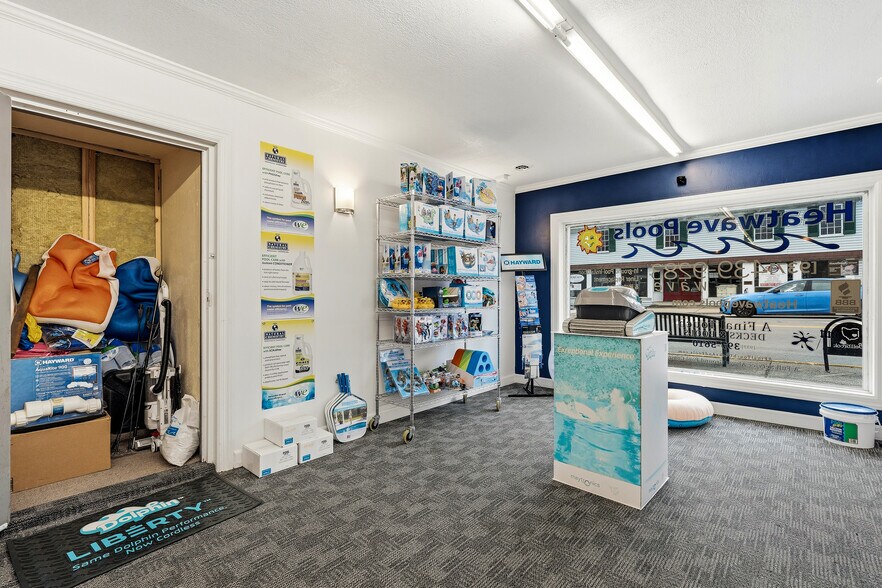 More Photos Of 10 W Franklin St, Bellbrook Storefront Retail Office For Lease