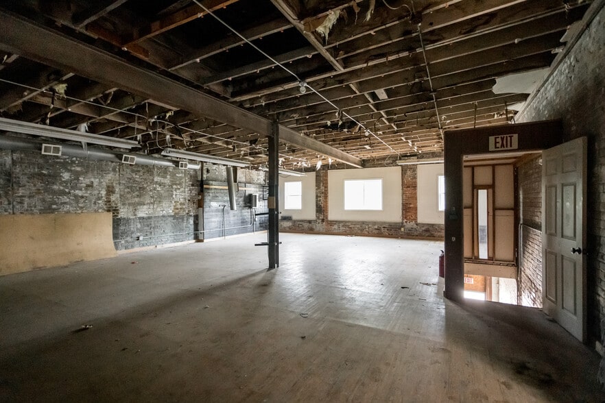 More Photos Of 3143 Bellevue St, Detroit Warehouse For Sale