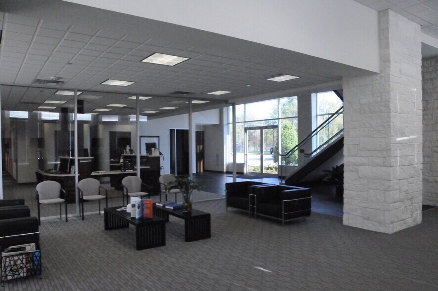 More Photos Of 26620 I-45, Spring Medical For Lease