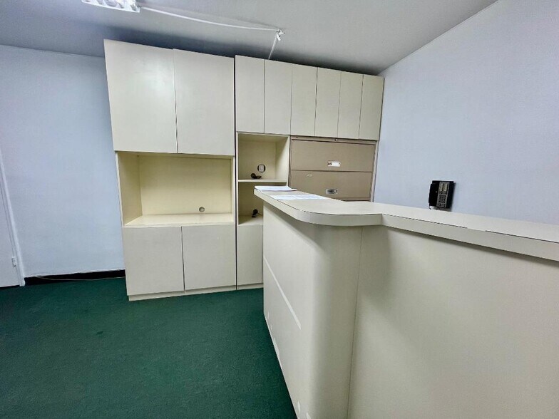 More Photos Of 10025 Queens Blvd, Forest Hills Apartments For Sale