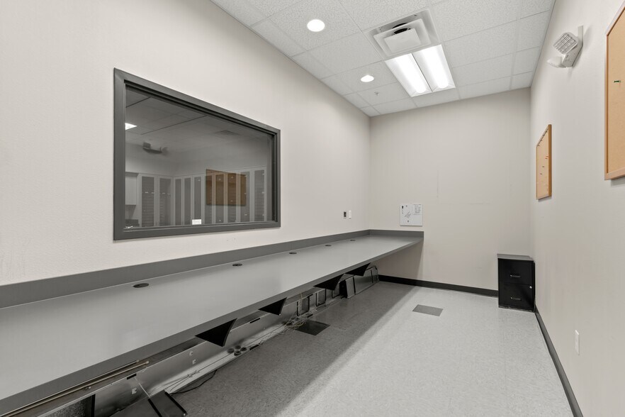 More Photos Of 2100 1st Ave S, Saint Petersburg Medical For Sale