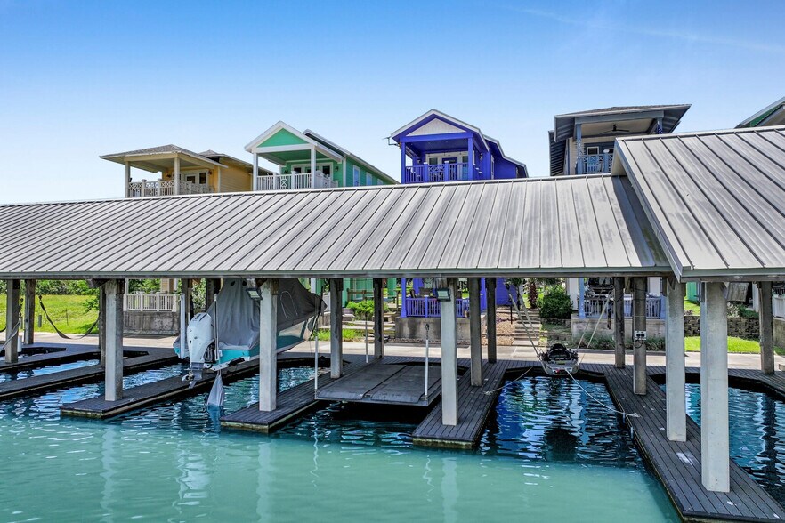 More Photos Of 2207 Nelson Avenue, Port Bolivar Healthcare For Sale