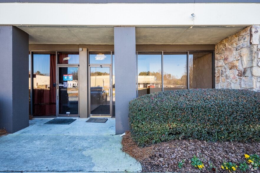 More Photos Of 5335-5353 Snapfinger Woods Dr, Decatur Warehouse For Lease