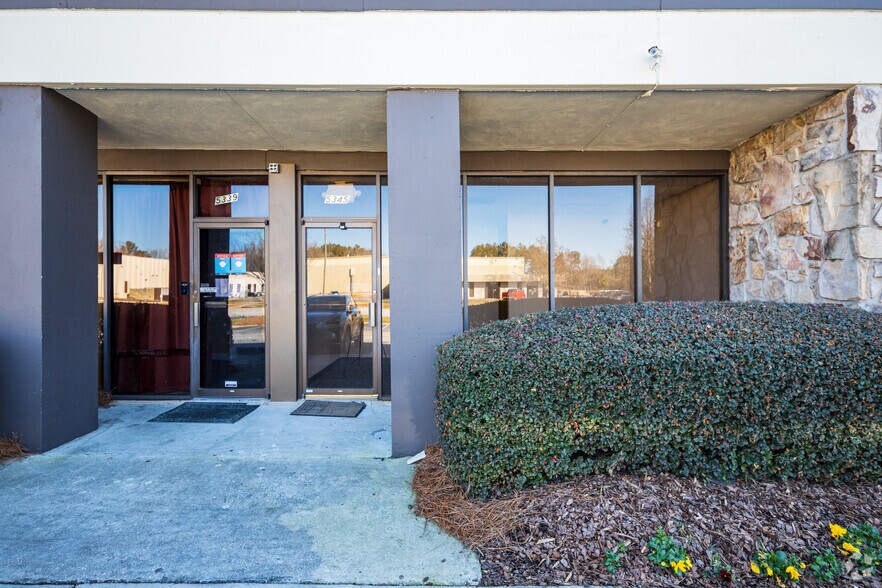 More Photos Of 5335-5353 Snapfinger Woods Dr, Decatur Warehouse For Lease