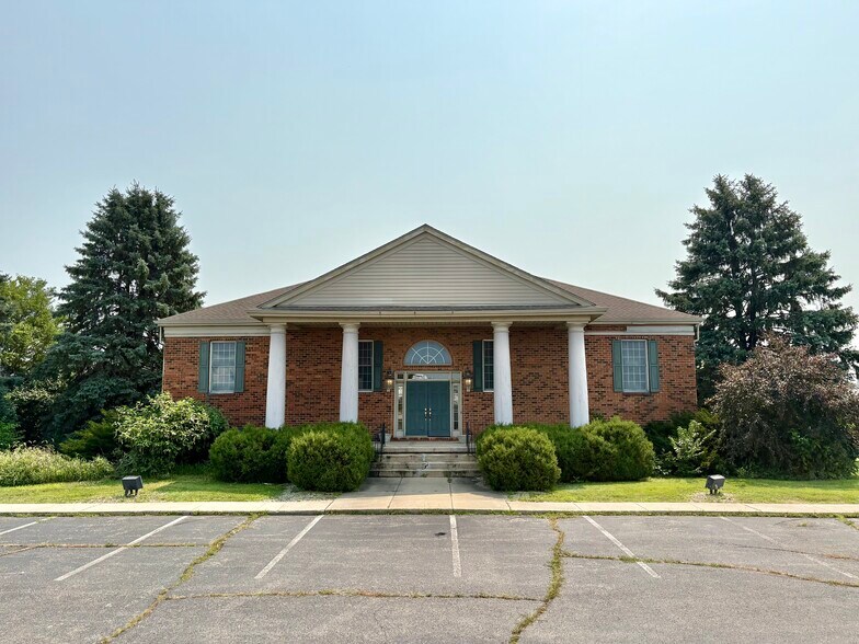 More Photos Of 1485 Commerce Park Dr, Tipp City Medical For Sale