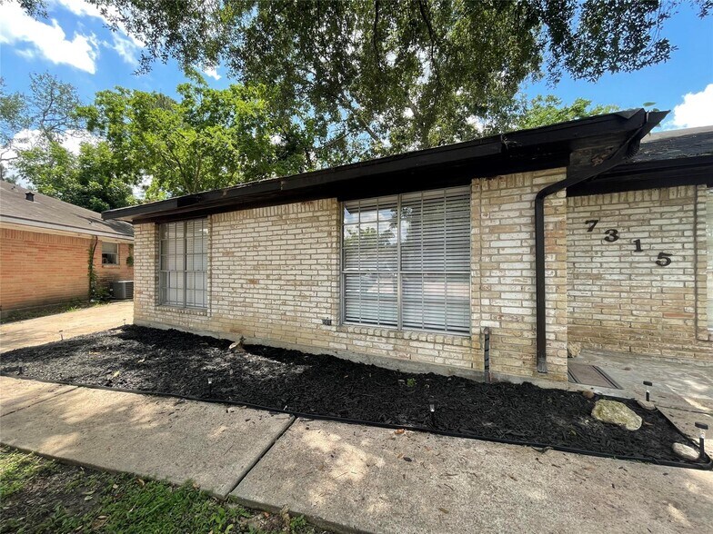 More Photos Of 7315 Housman, Houston Specialty For Sale