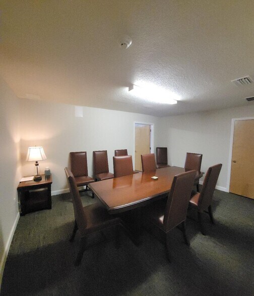 More Photos Of 7910 N Tamiami Trl, Sarasota Office For Lease